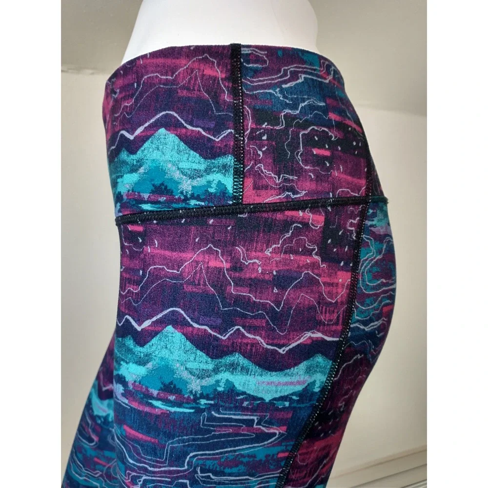 Patagonia Crop Leggings Gorpcore Womens Medium Purple Teal Mountain Print Yoga - Picture 6 of 16